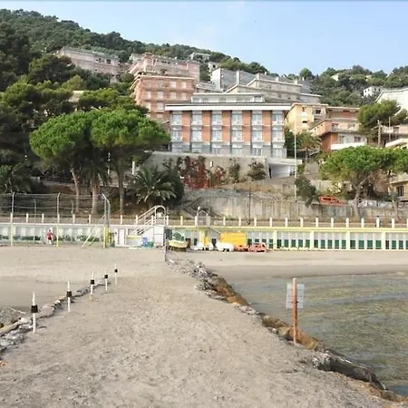 Paradiso Apartment *