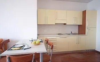 Paradiso Apartment *